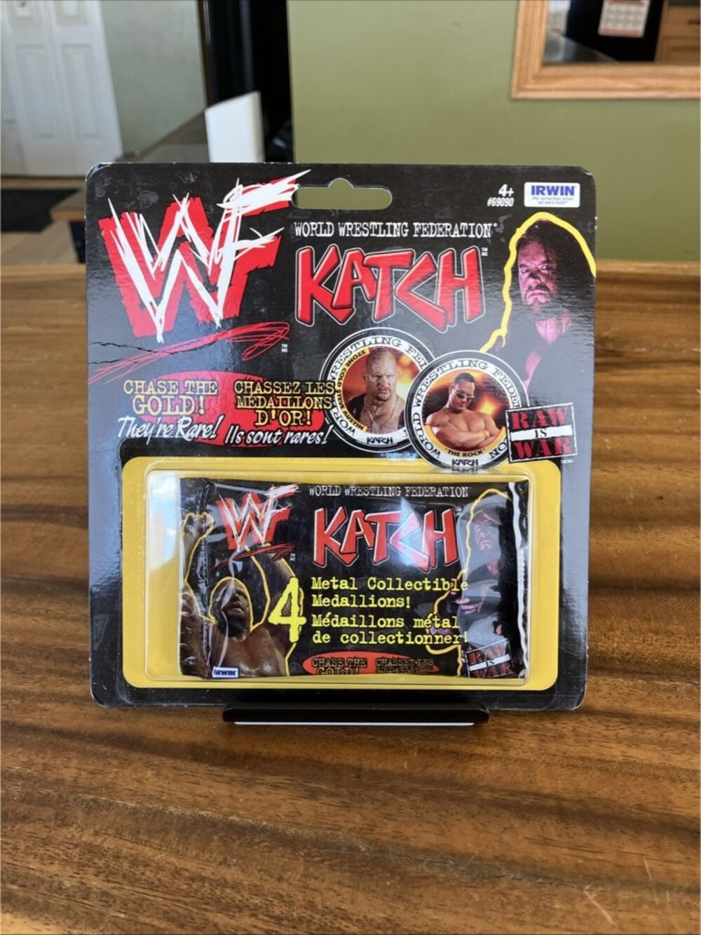 WWF Katch Medallions Sealed Pack 1999 Irwin Toys Titan Sports WWE